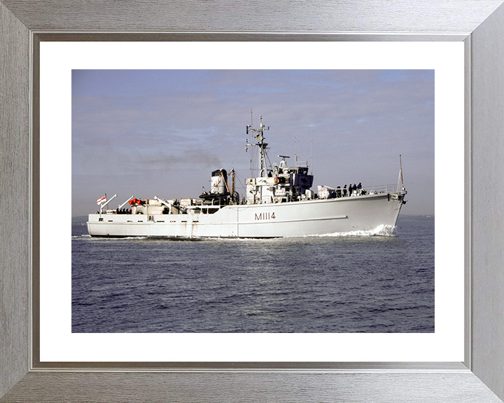 HMS Brinton (M1114) Royal Navy Ton Class Minesweeper Starboard View Photo Print Wall Art Decor Posters, Prints, & Visual Artwork Hampshire Prints 10 x 8 Silver Frame Yes