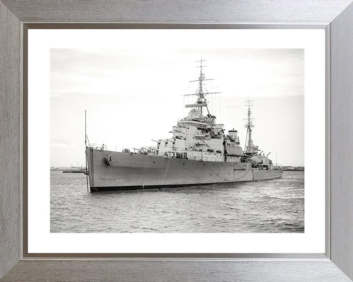 HMS Bermuda (52) Royal Navy Fiji Class Light Cruiser Port Bow View Photo Print Wall Art Decor Posters, Prints, & Visual Artwork Hampshire Prints 10 x 8 Silver Frame Yes