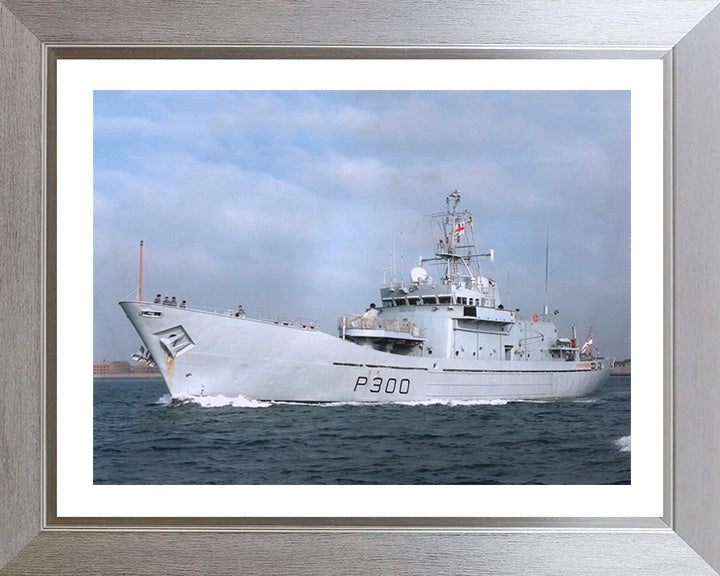 HMS Lindisfarne P300 | Photo Print | Framed Print | Island Class | Patrol Vessel | Royal Navy Hampshire Prints