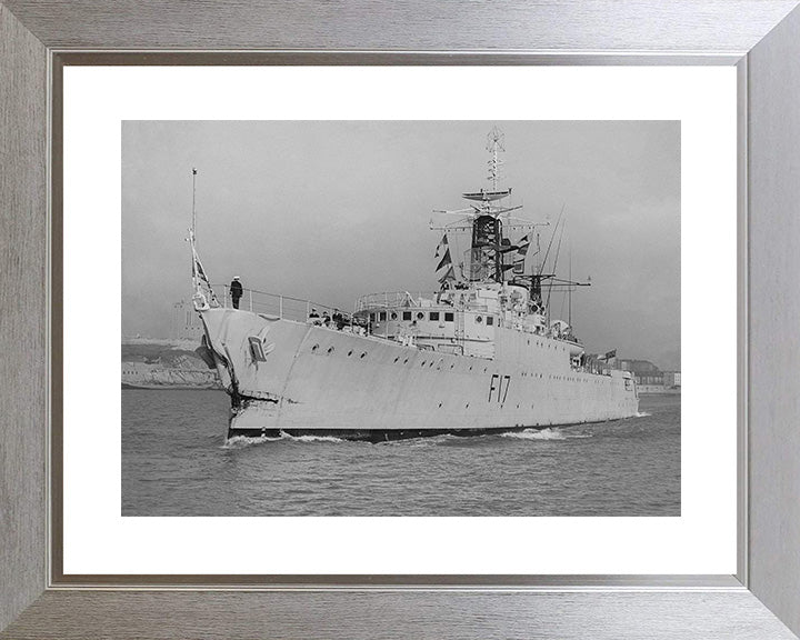 HMS Ulysses (F17) Photo Print - leaving Harbour - Royal Navy Type 15 Frigate Hampshire Prints 10 x 8 Silver Frame Yes