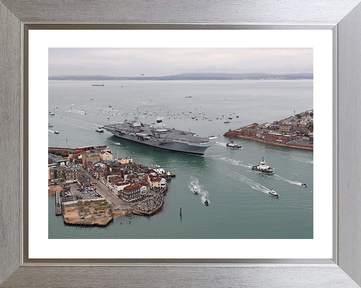 HMS Queen Elizabeth (R08) Photo Print - Old Portsmouth 2017 - Royal Navy Queen Elizabeth Class Aircraft Carrier Hampshire Prints 10 x 8 Silver Frame Yes