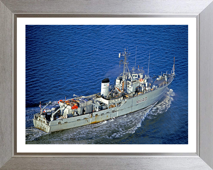 HMS Gavinton M1140 | Photo Print | Framed Print | Ton Class | Minesweeper | Royal Navy Hampshire Prints