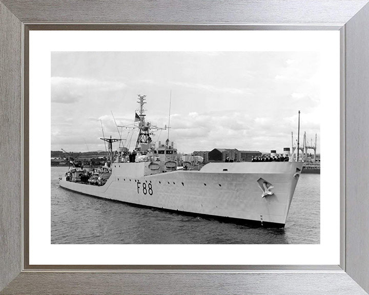 HMS Malcolm F88 Royal Navy Blackwood class frigate Photo Print or Framed Print - Hampshire Prints