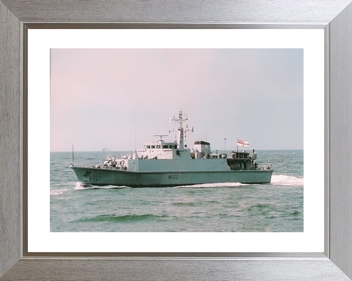 HMS Cromer (M103) Royal Navy Sandown Class Minehunter Port Side View Photo Print Wall Art Decor Posters, Prints, & Visual Artwork Hampshire Prints 10 x 8 Silver Frame Yes