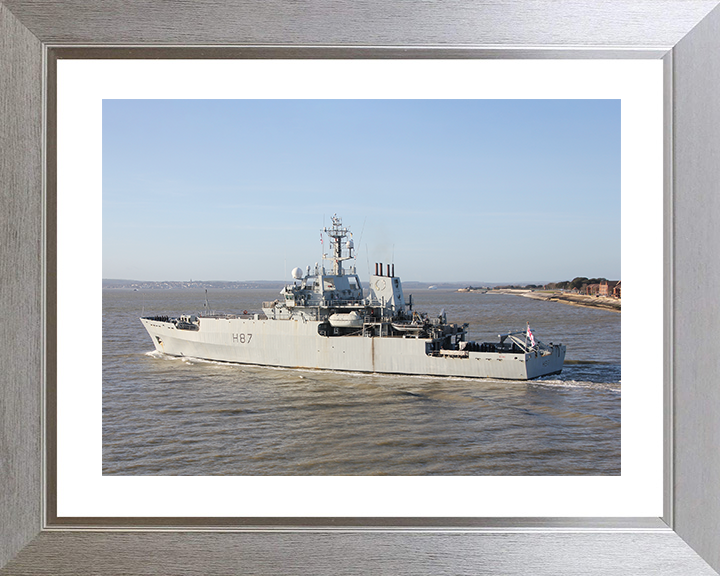 HMS Echo (H87) Royal Navy Echo Class Survey Vessel Leaving Portsmouth Photo Print Wall Art Decor Posters, Prints, & Visual Artwork Hampshire Prints 10 x 8 Silver Frame Yes