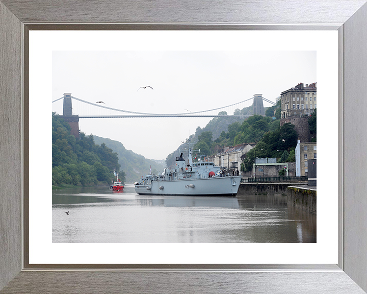 HMS Cattistock (M31) Royal Navy Hunt Class MineHunter Bristol 2011 Photo Print Wall Art Decor Posters, Prints, & Visual Artwork Hampshire Prints 10 x 8 Silver Frame Yes