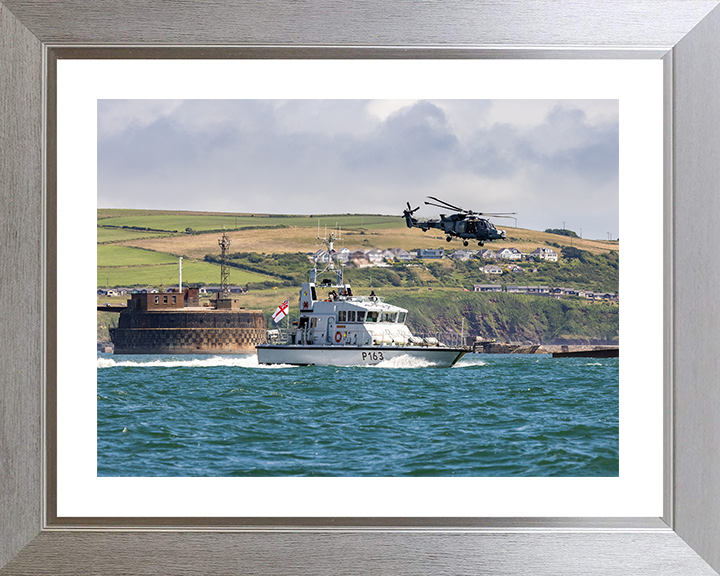 HMS Express (P163) Photo Print - With Wildcat - Royal Navy Archer Class P2000 Patrol Vessel Hampshire Prints 10 x 8 Silver Frame Yes