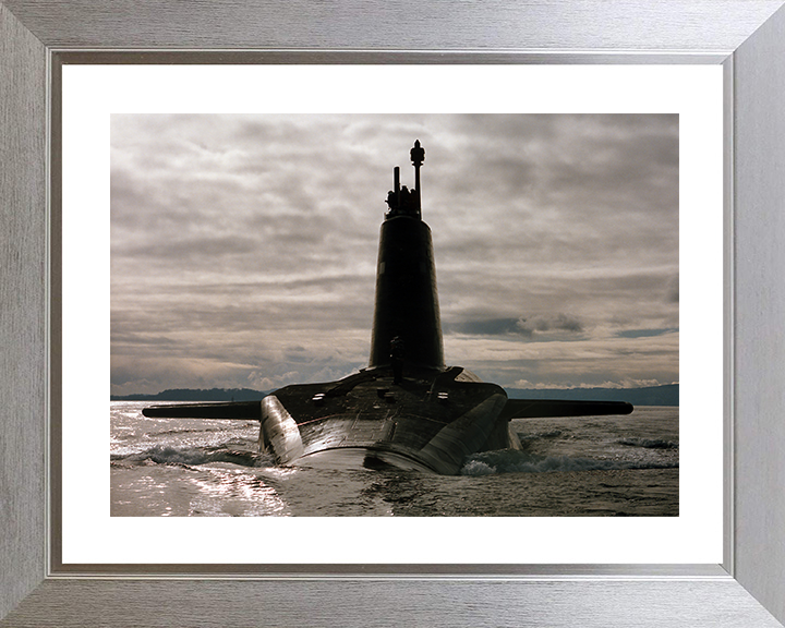 HMS Vigilant (S30) Photo Print - Clyde 1996 - Royal Navy Vanguard Class Submarine Hampshire Prints 10 x 8 Silver Frame Yes