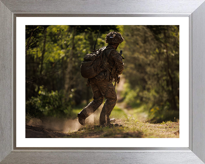 Royal Welsh Regiment soldier patrolling Photo Print - British Army Hampshire Prints 10 x 8 Silver Frame Yes