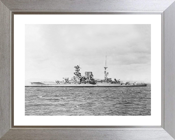HMS Barham (04) Royal Navy Queen Elizabeth Class Battleship Port Beam View Photo Print Wall Art Decor Posters, Prints, & Visual Artwork Hampshire Prints 10 x 8 Silver Frame Yes