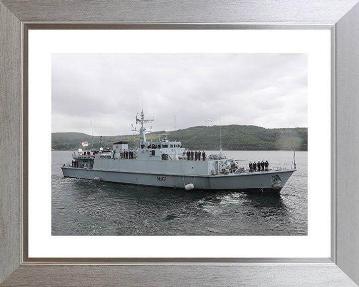 HMS Shoreham M112 | Photo Print | Framed Print | Sandown Class | Minehunter | Royal Navy Hampshire Prints