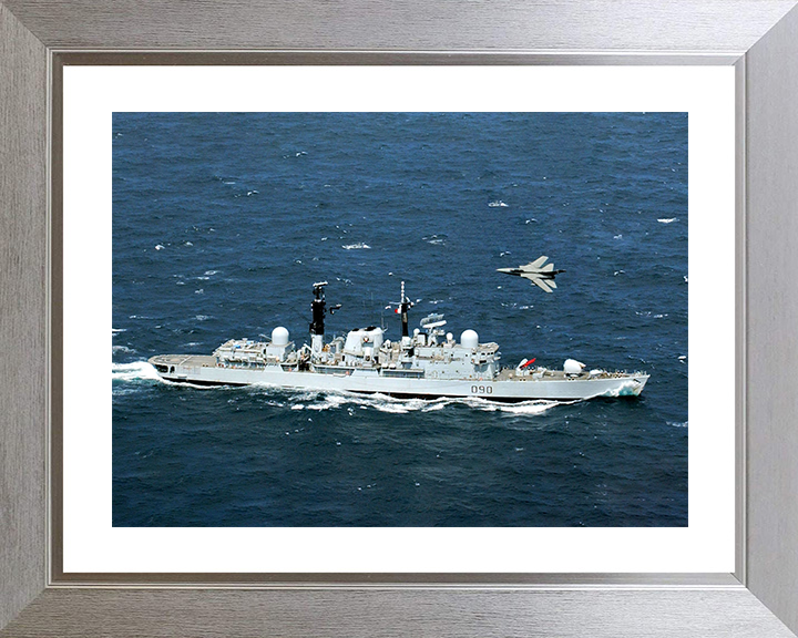 HMS Southampton (D90) Photo Print - Starboard View - Royal Navy Type 42 Destroyer Posters, Prints, & Visual Artwork Hampshire Prints 10 x 8 Silver Frame Yes