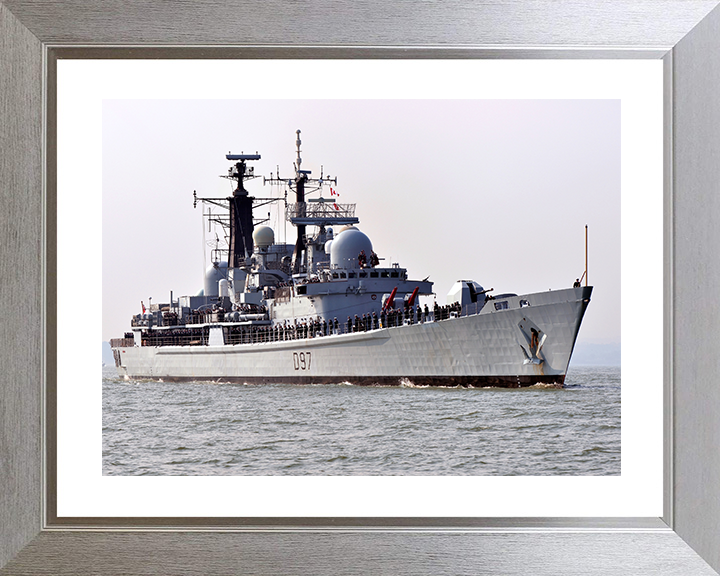 HMS Edinburgh (D97) Royal Navy Type 42 Destroyer Entering Harbour Photo Print Wall Art Decor Posters, Prints, & Visual Artwork Hampshire Prints 10 x 8 Silver Frame Yes