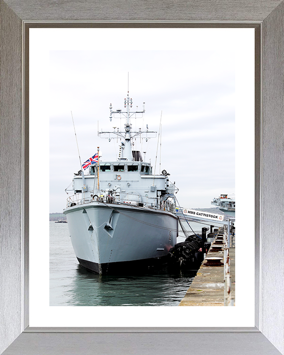 HMS Cattistock (M31) Royal Navy Hunt Class MineHunter Alongside in Portsmouth Photo Print Wall Art Decor Posters, Prints, & Visual Artwork Hampshire Prints 10 x 8 Silver Frame Yes