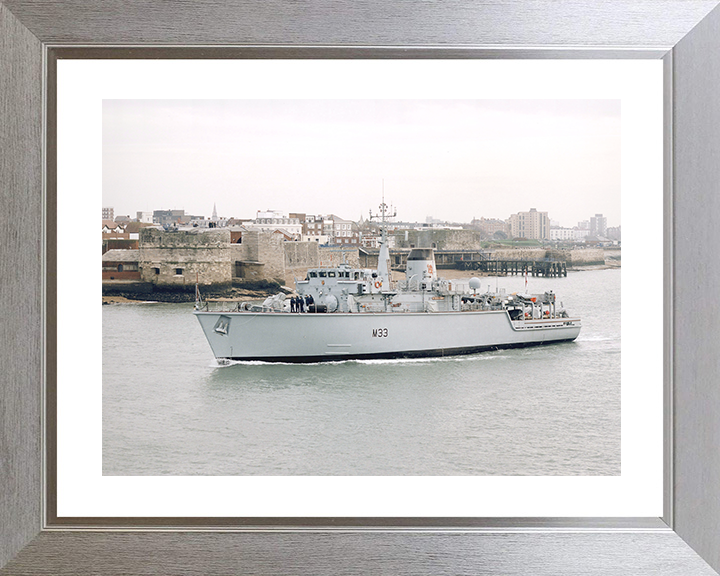 HMS Brocklesby (M33) Royal Navy Hunt Class Mine Warfare Vessel Passing Old Portsmouth Photo Print Wall Art Decor Posters, Prints, & Visual Artwork Hampshire Prints 10 x 8 Silver Frame Yes