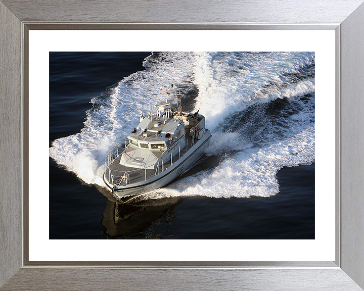 HMS Sabre (P285) Photo Print - At Sea 2010 - Royal Navy Scimitar Class Fast Patrol Vessel Hampshire Prints 10 x 8 Silver Frame Yes