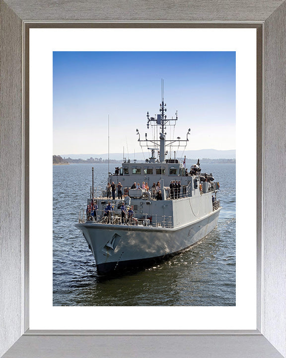 HMS Pembroke M107 | Photo Print | Framed Print | Sandown Class | Minehunter | Royal Navy Hampshire Prints