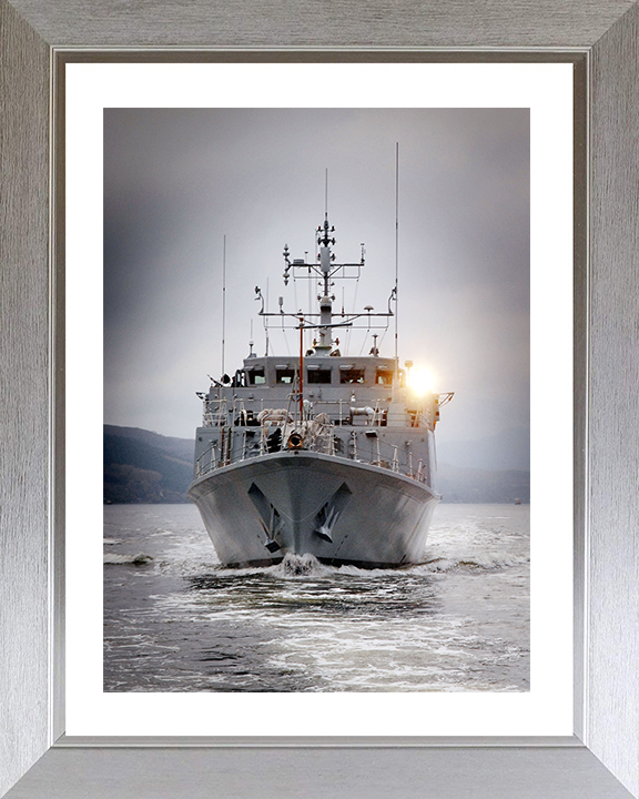 HMS Blyth (M111) Photo Print - Scotland 2008 - Royal Navy Sandown Class Minehunter Hampshire Prints 10 x 8 Silver Frame Yes