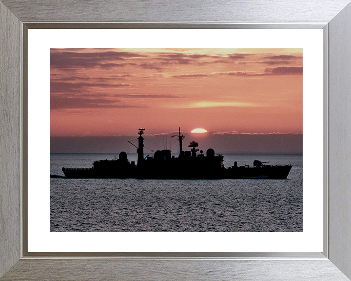 HMS Cardiff (D108) Royal Navy Type 42 Destroyer Sunset Silhouette Photo Print Wall Art Decor Posters, Prints, & Visual Artwork Hampshire Prints 10 x 8 Silver Frame Yes