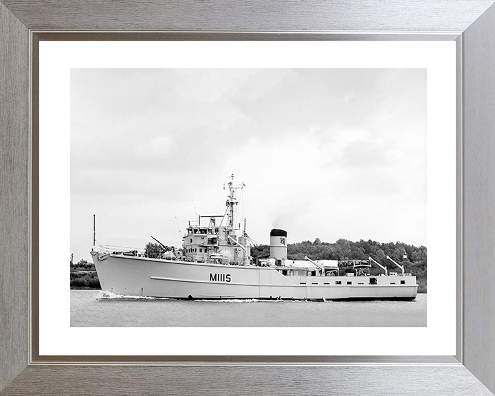 HMS Bronington (M1115) Royal Navy Ton Class Minesweeper Port Beam View Photo Print Wall Art Decor Posters, Prints, & Visual Artwork Hampshire Prints 10 x 8 Silver Frame Yes