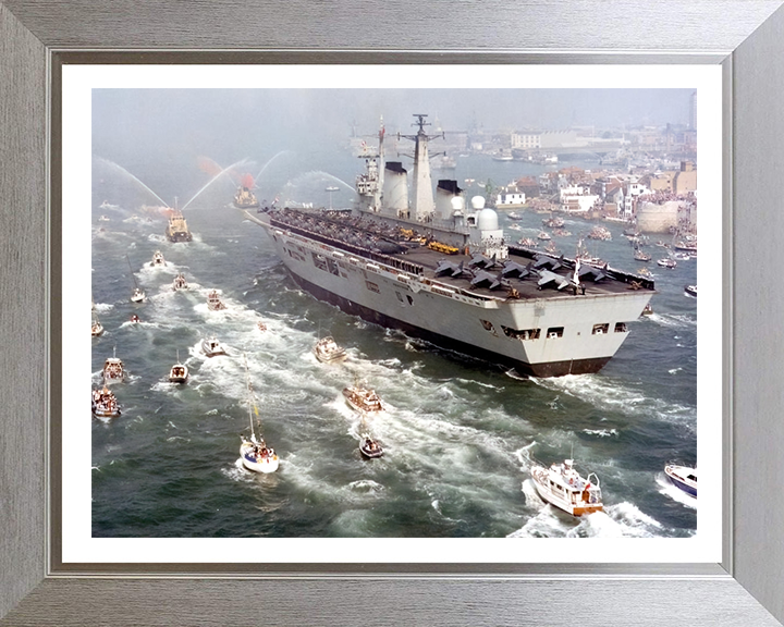 HMS Invincible R05 | Photo Print | Framed Print | Invincible Class | Aircraft Carrier | Royal Navy Hampshire Prints