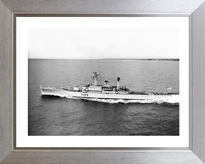 HMS Leander F109 | Photo Print | Framed Print | Leander Class | Frigate | Royal Navy Hampshire Prints