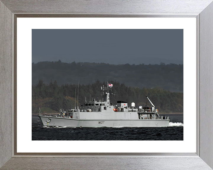 HMS Pembroke M107 | Photo Print | Framed Print | Sandown Class | Minehunter | Royal Navy Hampshire Prints
