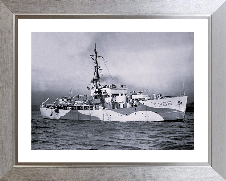 HMS Gulland (T365) Royal Navy Isles Class Trawler At Sea 1943 Photo Print Wall Art Decor Posters, Prints, & Visual Artwork Hampshire Prints 10 x 8 Silver Frame Yes