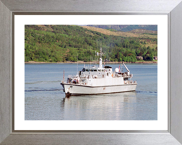 HMS Blyth (M111) Photo Print - Clyde 2004 - Royal Navy Sandown Class Minehunter Posters, Prints, & Visual Artwork Hampshire Prints 10 x 8 Silver Frame Yes