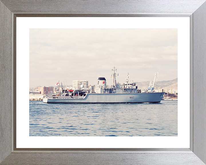 HMS Berkeley (M40) Royal Navy Hunt Class Mine Warfare Vessel Starboard View Photo Print Wall Art Decor Posters, Prints, & Visual Artwork Hampshire Prints 10 x 8 Silver Frame Yes