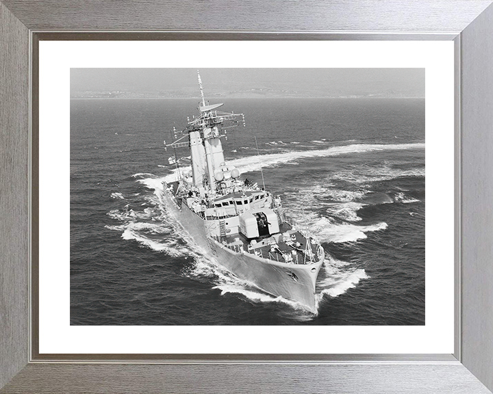 HMS Chichester (F59) Royal Navy Salisbury Class Frigate Hard Turn Photo Print Wall Art Decor Posters, Prints, & Visual Artwork Hampshire Prints 10 x 8 Silver Frame Yes