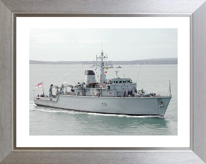 HMS Dulverton (M35) Royal Navy Hunt Class Mine Warfare Vessel Paying off Photo Print Wall Art Decor Posters, Prints, & Visual Artwork Hampshire Prints 10 x 8 Silver Frame Yes