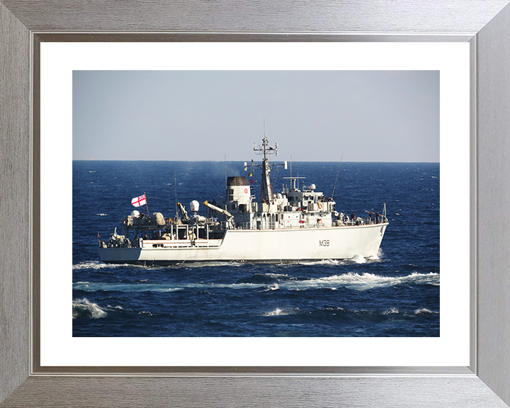 HMS Atherstone (M38) Royal Navy Hunt Class Mine Vessel Warfare Vessel At Sea Photo Print Wall Art Decor Posters, Prints, & Visual Artwork Hampshire Prints 10 x 8 Silver Frame Yes