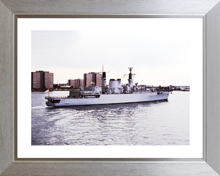 HMS Battleaxe (F89) Royal Navy Type 22 Frigate Entering Portsmouth Harbour Photo Print Wall Art Decor Posters, Prints, & Visual Artwork Hampshire Prints 10 x 8 Silver Frame Yes