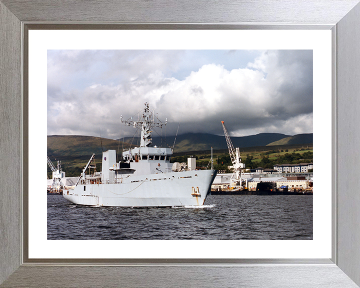 HMS Itchen (M2009) Photo Print - Leaving Faslane - Royal Navy River Class Minesweeper