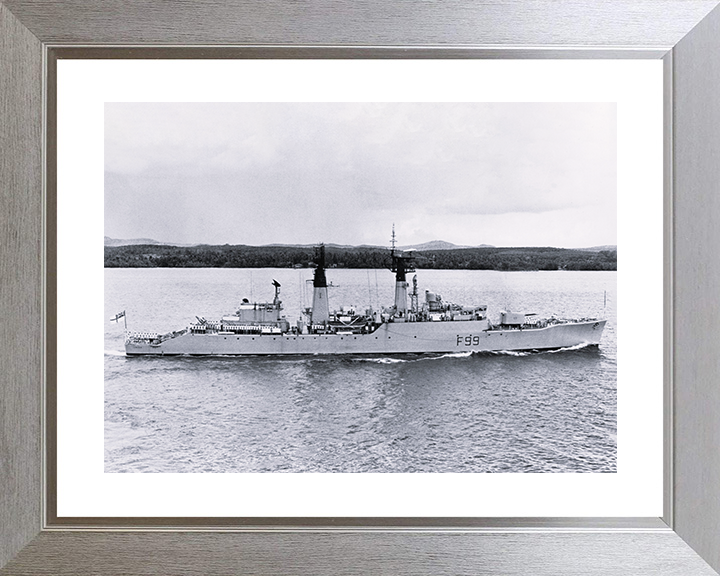 HMS Lincoln (F99) - Singapore 1969 - Royal Navy Salisbury Class Frigate Photo Print Wall Art Naval Decor UK Posters, Prints, & Visual Artwork Hampshire Prints 10 x 8 Silver Frame Yes