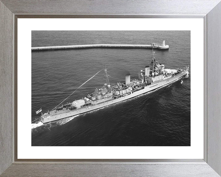 HMS Bermuda (52) Royal Navy Fiji Class Light Cruiser Paying Off Photo Print Wall Art Decor Posters, Prints, & Visual Artwork Hampshire Prints 10 x 8 Silver Frame Yes