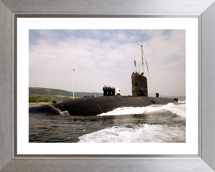 HMS Sceptre (S104) Photo Print - Faslane 1997 - Royal Navy Swiftsure Class Submarine Hampshire Prints 10 x 8 Silver Frame Yes