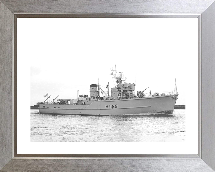 HMS Belton (M1199) Royal Navy Ton Class Minesweeper Starboard View Photo Print Wall Art Decor Posters, Prints, & Visual Artwork Hampshire Prints 10 x 8 Silver Frame Yes