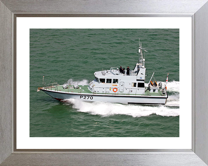 HMS Biter (P270) Royal Navy Archer Class P2000 Patrol Vessel Port Side View 2017 Photo Print Wall Art Decor Posters, Prints, & Visual Artwork Hampshire Prints 10 x 8 Silver Frame Yes