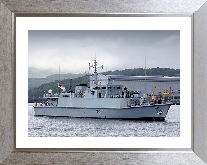HMS Blyth (M111) Photo Print - Faslane 2012 - Royal Navy Sandown Class Minehunter Posters, Prints, & Visual Artwork Hampshire Prints 10 x 8 Silver Frame Yes