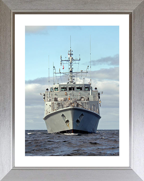 HMS Bangor (M109) Royal Navy Sandown Class Minehunter Low Bow View Photo Print Wall Art Decor Posters, Prints, & Visual Artwork Hampshire Prints 10 x 8 Silver Frame Yes