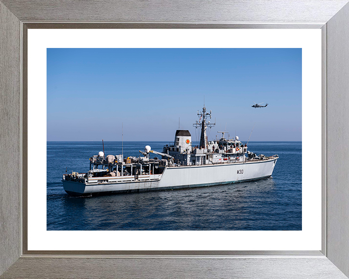 HMS Ledbury (M30) Photo Print - Persian Gulf 2020 - Royal Navy Hunt Class Minesweeper Hampshire Prints 10 x 8 Silver Frame Yes