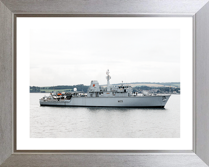 HMS Brecon (M29) Royal Navy Hunt Class Mine Warfare Vessel Starboard Beam View Photo Print Wall Art Decor Posters, Prints, & Visual Artwork Hampshire Prints 10 x 8 Silver Frame Yes
