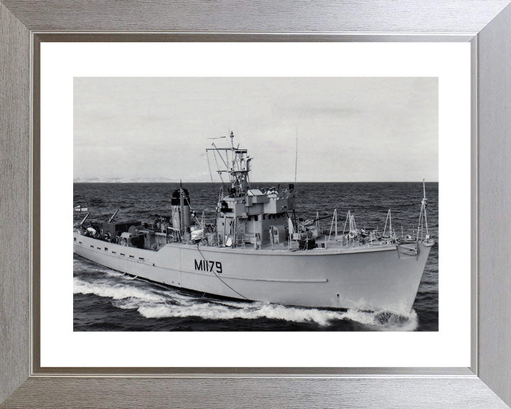HMS Sefton M1178 Royal Navy Ton class minesweeper Photo Print or Framed Print - Hampshire Prints