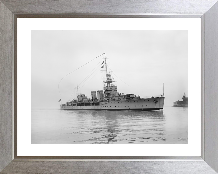 HMS Cardiff (D58) Royal Navy C Class Light Cruiser Starboard View Photo Print Wall Art Decor Posters, Prints, & Visual Artwork Hampshire Prints 10 x 8 Silver Frame Yes