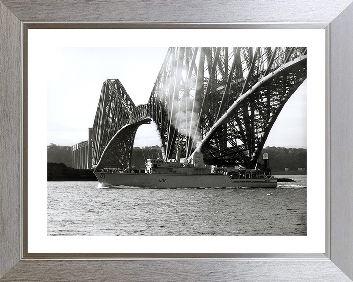 HMS Bicester (M36) Photo Print - Firth Of Forth - Royal Navy Hunt Class Mine Warfare Vessel