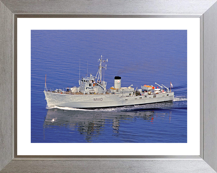 HMS Bildeston (M1110) Royal Navy Ton Class Minesweeper Port Side View Photo Print Wall Art Decor Posters, Prints, & Visual Artwork Hampshire Prints 10 x 8 Silver Frame Yes