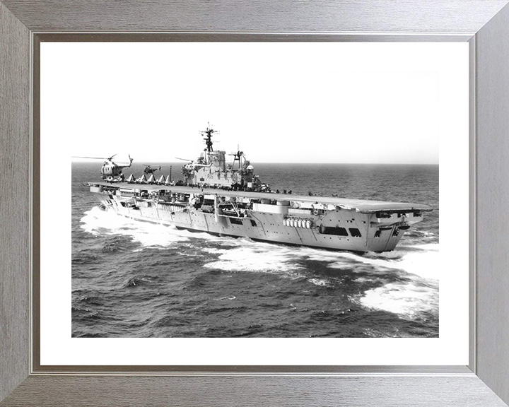 HMS Eagle (R05) Photo Print - Underway 1950s - Royal Navy Audacious Class Aircraft Carrier Hampshire Prints 10 x 8 Silver Frame Yes