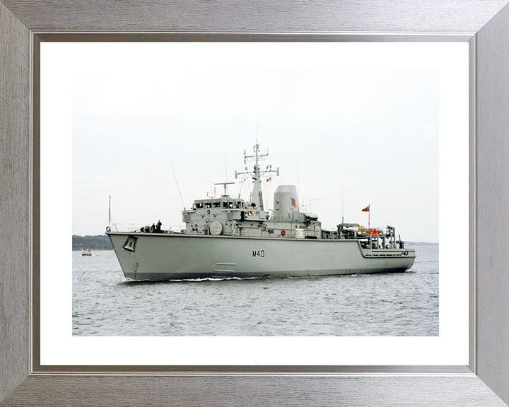 HMS Berkeley (M40) Royal Navy Hunt Class Mine Warfare Vessel Port Side View Photo Print Wall Art Decor Posters, Prints, & Visual Artwork Hampshire Prints 10 x 8 Silver Frame Yes